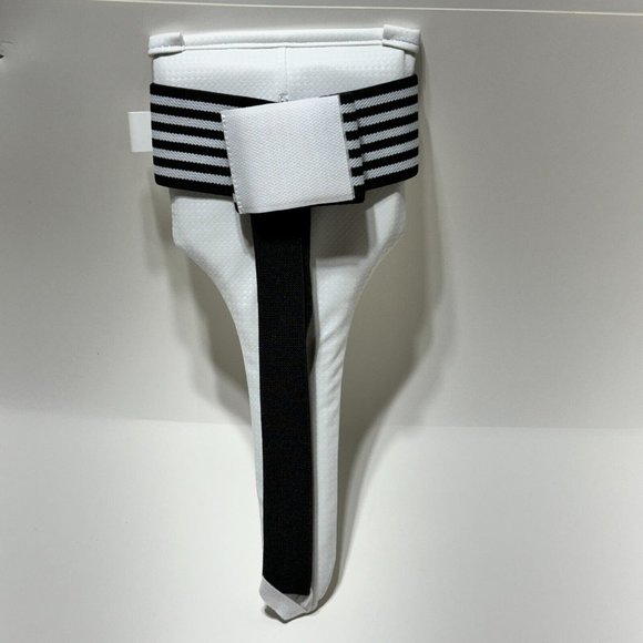 Mudo Female Groin Guard - One Size MMA/Taekwando/Karate Protective Gear - Picture 6 of 7